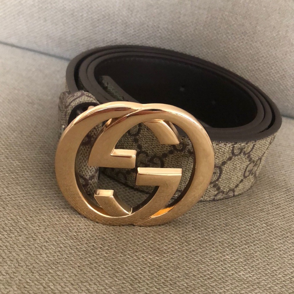 gucci belt, lightly used, contact if interested,